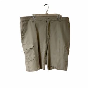 Wrangler 42 Cargo Shorts Khaki Pockets Men Bermudas